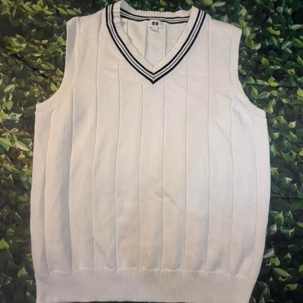 Uniqlo Men's White Jumper